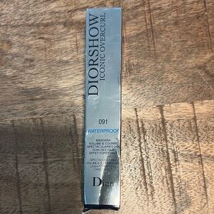 Dior Diorshow Iconic Overcurl Mascara in black